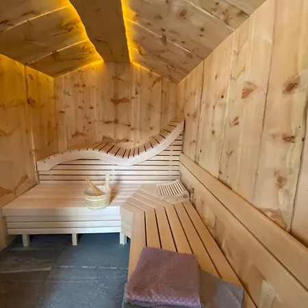 Alpstuga Pointhuette *